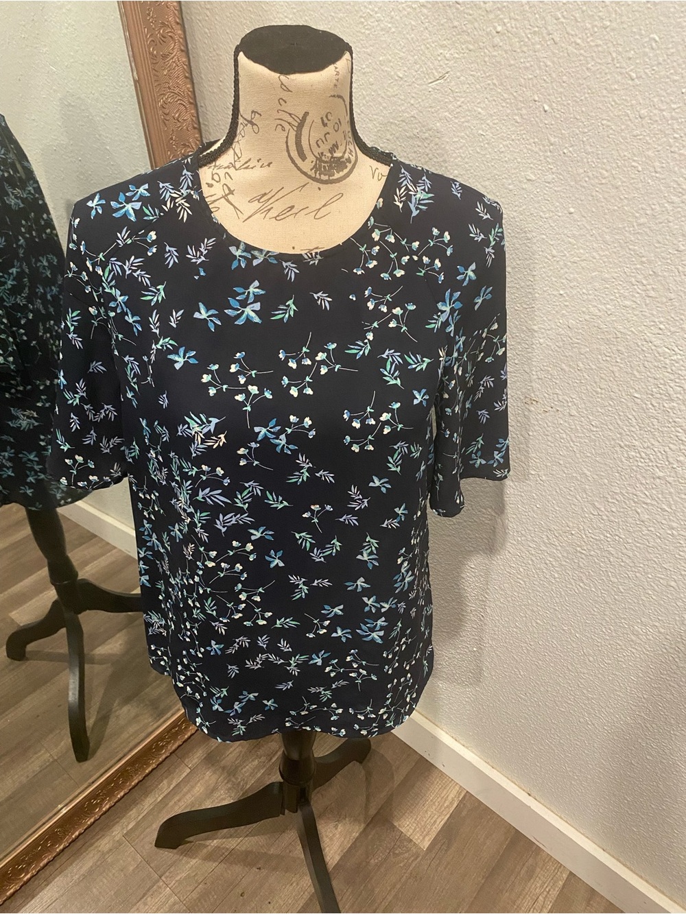Banana Republic Navy Blue Floral Short Sleeve Top